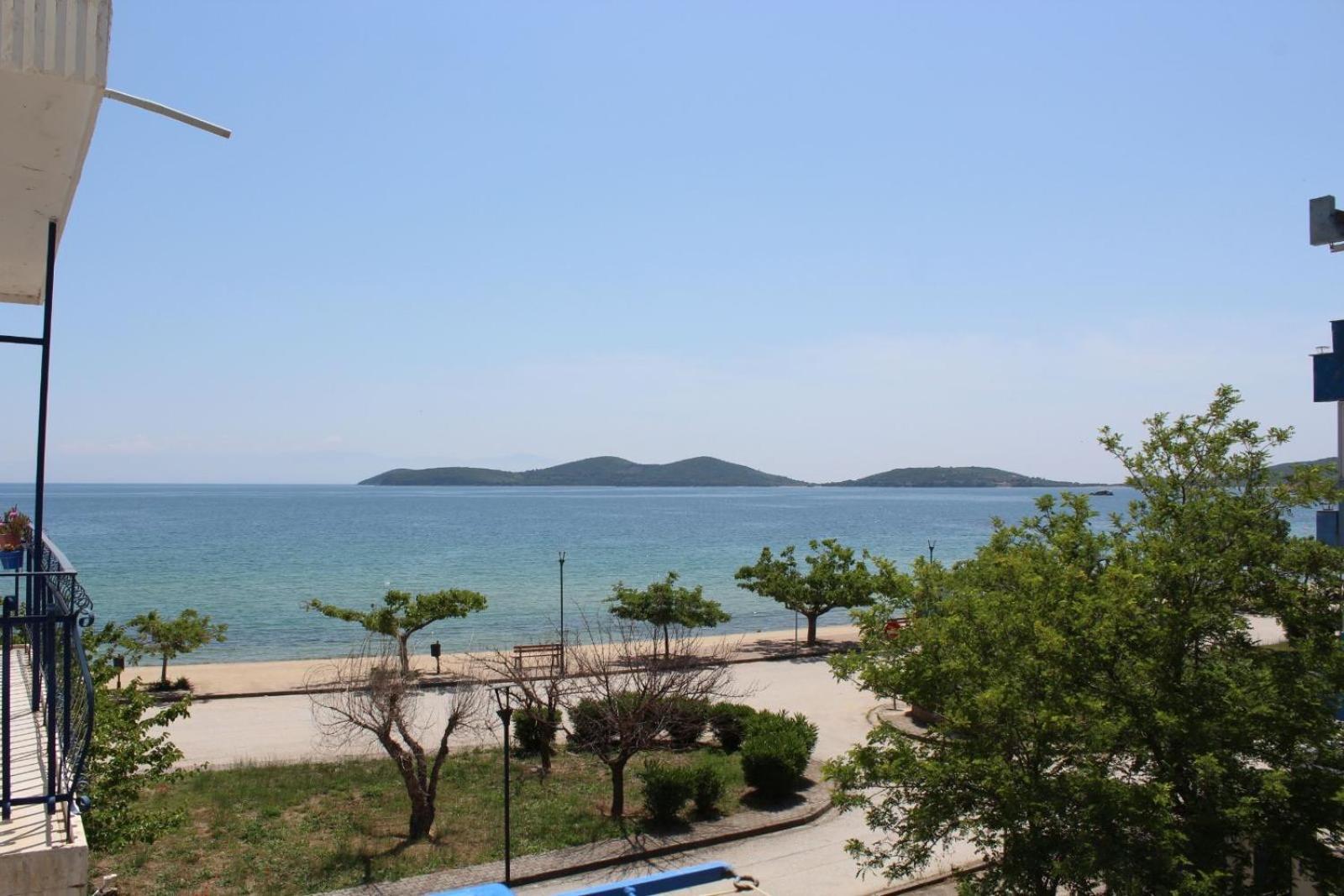 Analev Apartment Néa Péramos Екстериор снимка